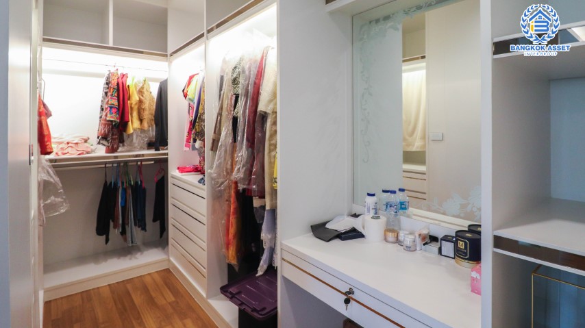 *****บ้านเดี่ยวมือสองนนทบุรี ม.คาซ่าพรีเมี่ยม ราชพฤกษ์-พระราม5 แบรนด์คุณภาพ Q.House เนื้อที่ 55.70 ตร.ว. บ้านสวยพร้อมเข้าอยู่ ต่อเติมห้องเอนกประสงค์พร้อมใช้งาน ฟังก์ชัน 4 ห้องนอน 3 ห้องน้ำ 2 ที่จอดรถ เชื่อมต่อถนนราชพฤกษ์, ถนนรัตนาธิเบศร์, ถนนบางกรวย-ไทรน้อย ใกล้เซ็นทรัลเวสต์เกต จองเลย!